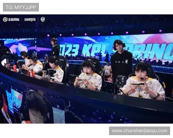 《全球电竞赛事火热开赛 各大战队角逐年度总冠军席位》